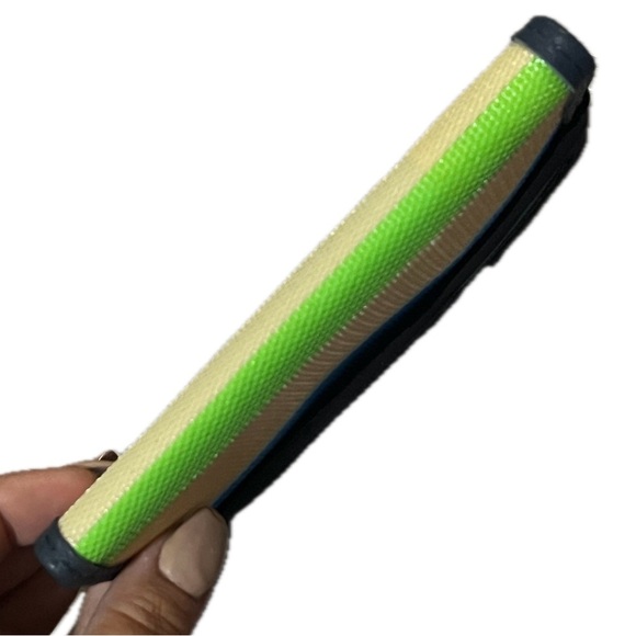 Tote Le Monde Woven Colorful Striped Smartphone Wallet - Picture 7 of 10